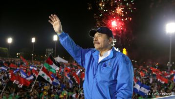 Daniel y Rosario celebran el 37 Aniversario de la Revolución Popular Sandinista