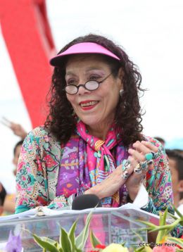 Daniel y Rosario celebran el 37 Aniversario de la Revolución Popular Sandinista