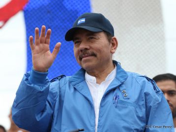 Daniel y Rosario celebran el 37 Aniversario de la Revolución Popular Sandinista