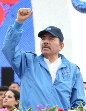 Daniel y Rosario celebran el 37 Aniversario de la Revolución Popular Sandinista