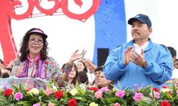 Daniel y Rosario celebran el 37 Aniversario de la Revolución Popular Sandinista