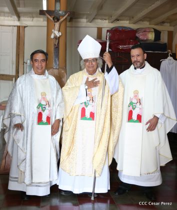 Cardenal Brenes oficia Misa en honor a Santa Ana