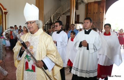 Cardenal Brenes oficia Misa en honor a Santa Ana
