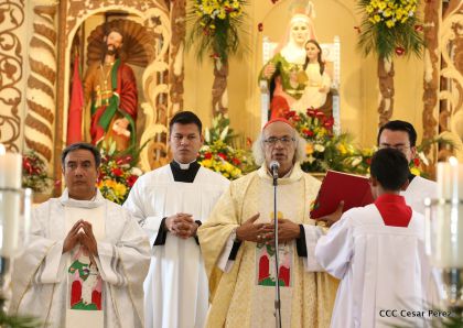Cardenal Brenes oficia Misa en honor a Santa Ana