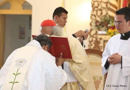 Cardenal Brenes oficia Misa en honor a Santa Ana