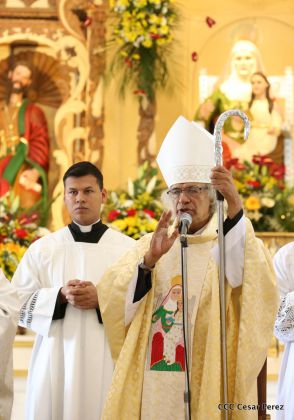 Cardenal Brenes oficia Misa en honor a Santa Ana