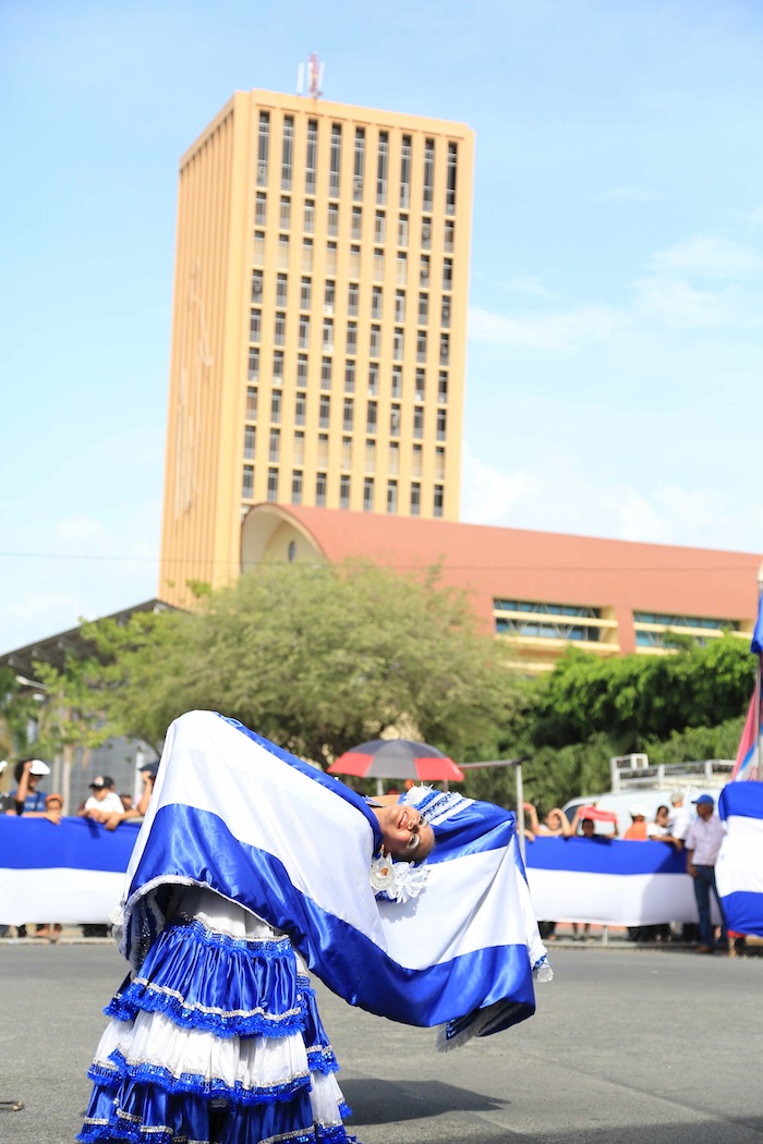 Inician Desfiles Patrios 2013