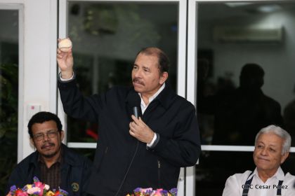Presidente Daniel abandera a atletas nicaragüenses que participarán en Juegos Olímpicos y Paralímpicos Río 2016