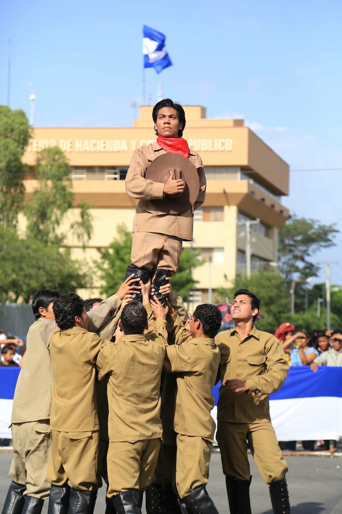 Inician Desfiles Patrios 2013