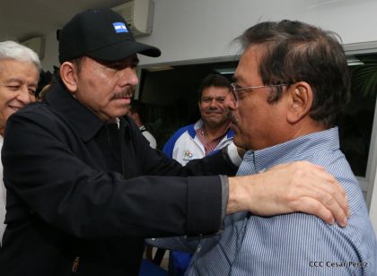 Presidente Daniel abandera a atletas nicaragüenses que participarán en Juegos Olímpicos y Paralímpicos Río 2016