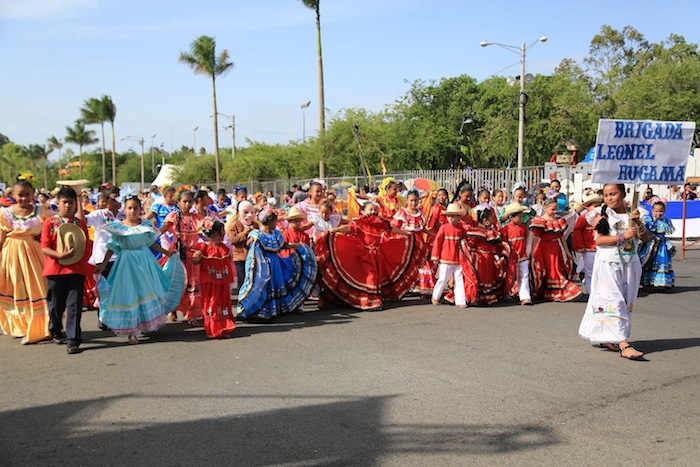 Inician Desfiles Patrios 2013