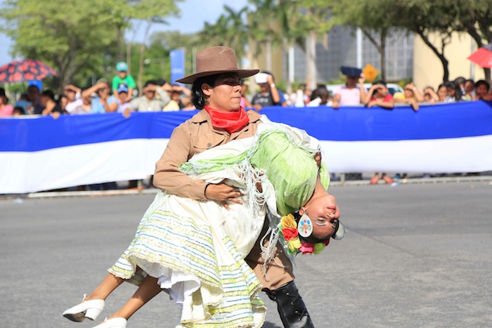 Inician Desfiles Patrios 2013