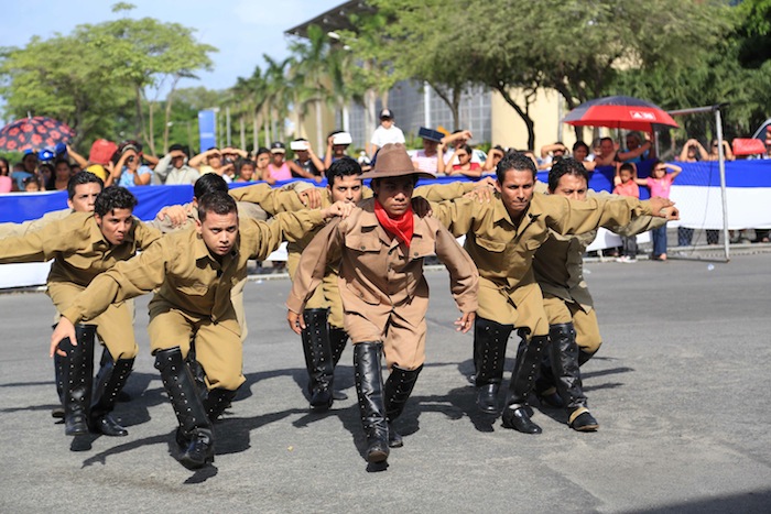 Inician Desfiles Patrios 2013