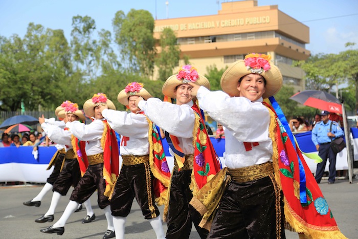 Inician Desfiles Patrios 2013