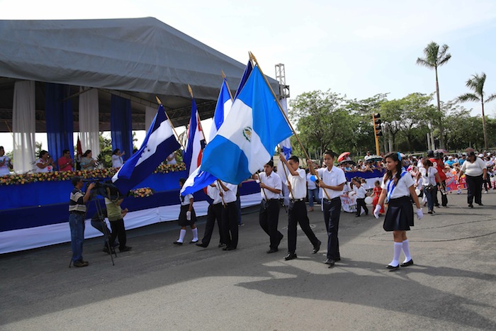 Inician Desfiles Patrios 2013