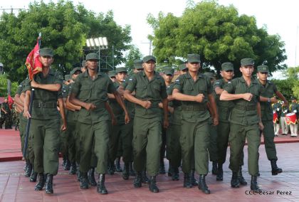 Daniel y Rosario participan del 36 Aniversario de la Fuerza Naval