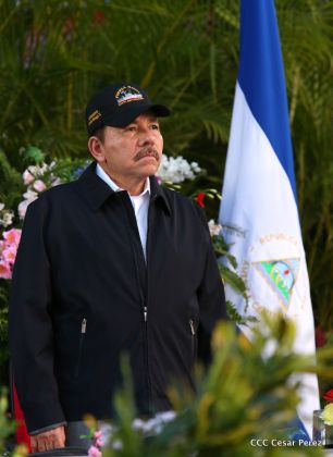 Daniel y Rosario participan del 36 Aniversario de la Fuerza Naval