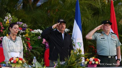 Daniel y Rosario participan del 36 Aniversario de la Fuerza Naval