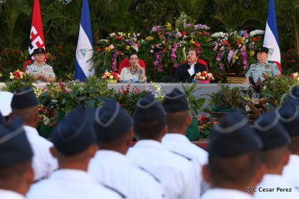 Daniel y Rosario participan del 36 Aniversario de la Fuerza Naval