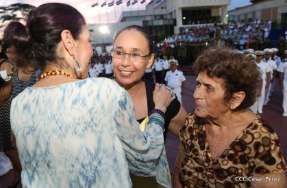 Daniel y Rosario participan del 36 Aniversario de la Fuerza Naval