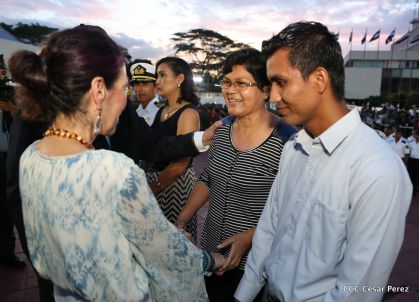 Daniel y Rosario participan del 36 Aniversario de la Fuerza Naval