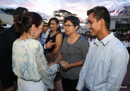 Daniel y Rosario participan del 36 Aniversario de la Fuerza Naval