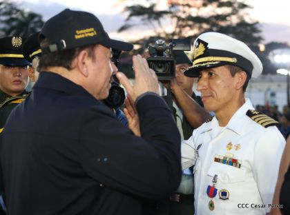 Daniel y Rosario participan del 36 Aniversario de la Fuerza Naval