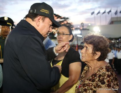 Daniel y Rosario participan del 36 Aniversario de la Fuerza Naval