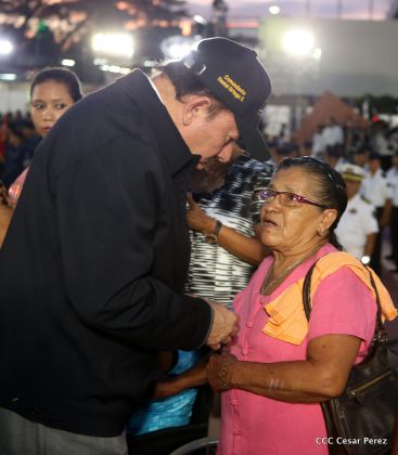 Daniel y Rosario participan del 36 Aniversario de la Fuerza Naval