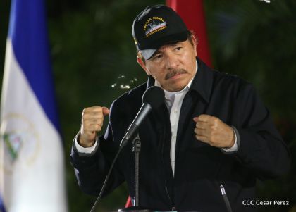 Daniel y Rosario participan del 36 Aniversario de la Fuerza Naval