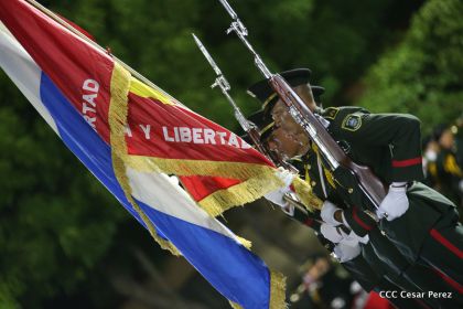 Daniel y Rosario participan del 36 Aniversario de la Fuerza Naval