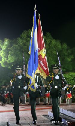 Daniel y Rosario participan del 36 Aniversario de la Fuerza Naval