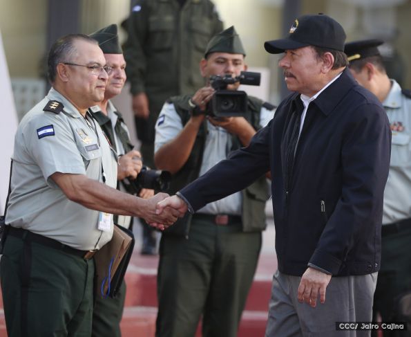 Daniel y Rosario participan del 36 Aniversario de la Fuerza Naval