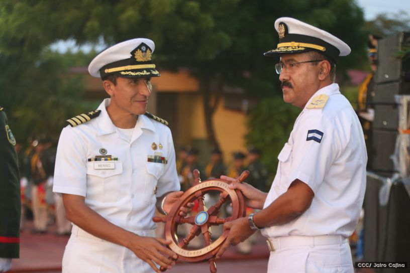Daniel y Rosario participan del 36 Aniversario de la Fuerza Naval