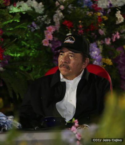 Daniel y Rosario participan del 36 Aniversario de la Fuerza Naval