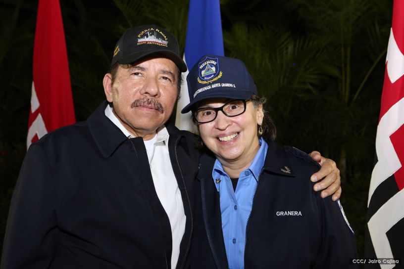 Daniel y Rosario participan del 36 Aniversario de la Fuerza Naval