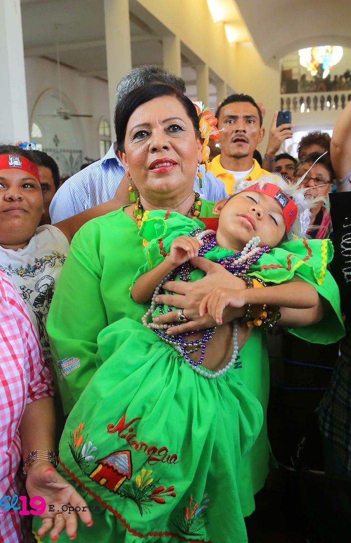 Santo Domingo baja a su peaña