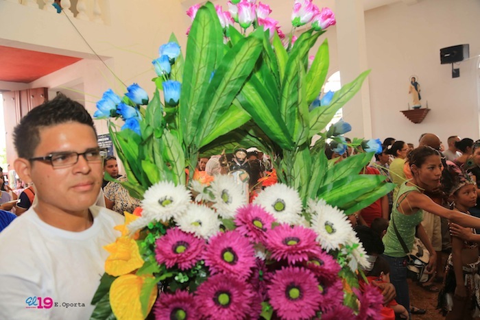 Santo Domingo baja a su peaña