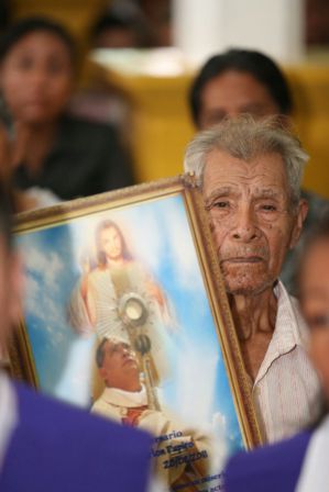 Ofician misa por el V Aniversario de la partida hacia la eternidad del padre Pupiro