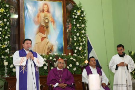 Ofician misa por el V Aniversario de la partida hacia la eternidad del padre Pupiro