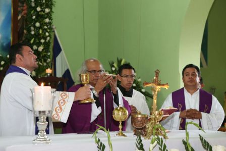 Ofician misa por el V Aniversario de la partida hacia la eternidad del padre Pupiro