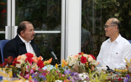 Daniel y Rosario se reúnen con canciller de China Taiwán, Sr. David Tawei Lee