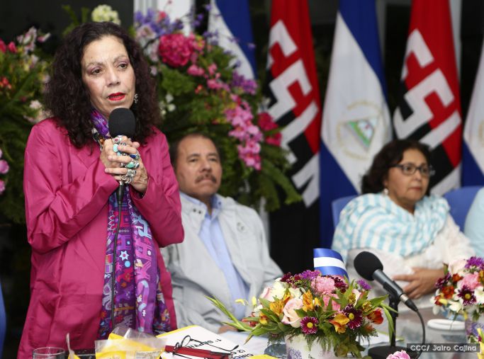 Entregan Medalla “Presidente de la República” a maestros eméritos y a los mejores maestros y estudiantes de Nicaragua