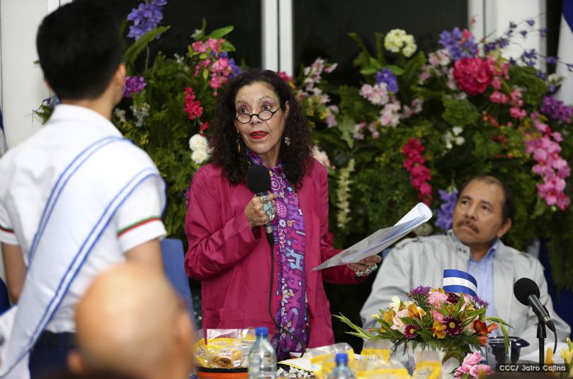 Entregan Medalla “Presidente de la República” a maestros eméritos y a los mejores maestros y estudiantes de Nicaragua