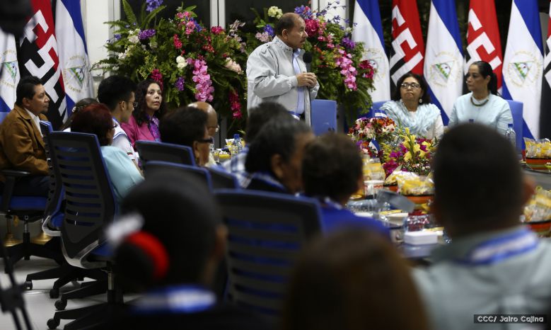 Entregan Medalla “Presidente de la República” a maestros eméritos y a los mejores maestros y estudiantes de Nicaragua