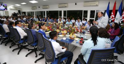 Entregan Medalla “Presidente de la República” a maestros eméritos y a los mejores maestros y estudiantes de Nicaragua