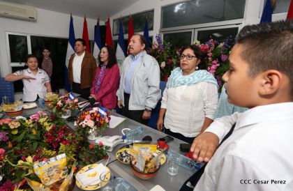 Entregan Medalla “Presidente de la República” a maestros eméritos y a los mejores maestros y estudiantes de Nicaragua