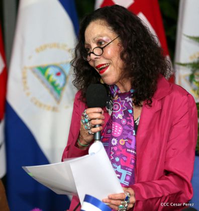 Entregan Medalla “Presidente de la República” a maestros eméritos y a los mejores maestros y estudiantes de Nicaragua