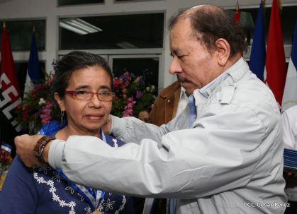 Entregan Medalla “Presidente de la República” a maestros eméritos y a los mejores maestros y estudiantes de Nicaragua