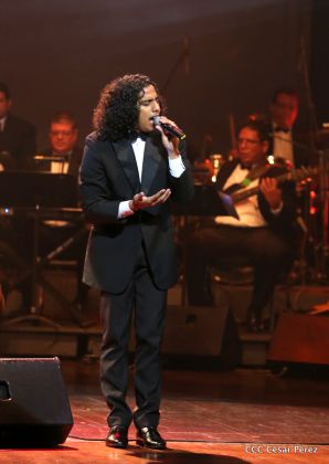 Homenaje a Juan Gabriel en el Teatro Nacional Rubén Darío